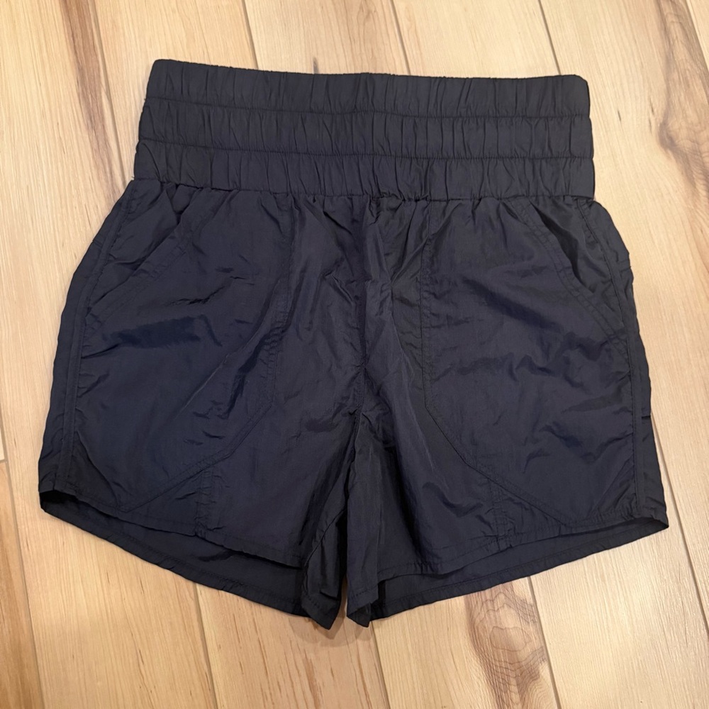 NWOT New In Black‎ Women's High Waisted Shorts